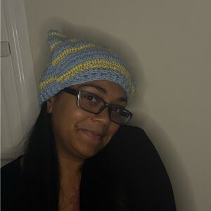 baby blue & yellow cat ear beanie fits everyone💛🩵